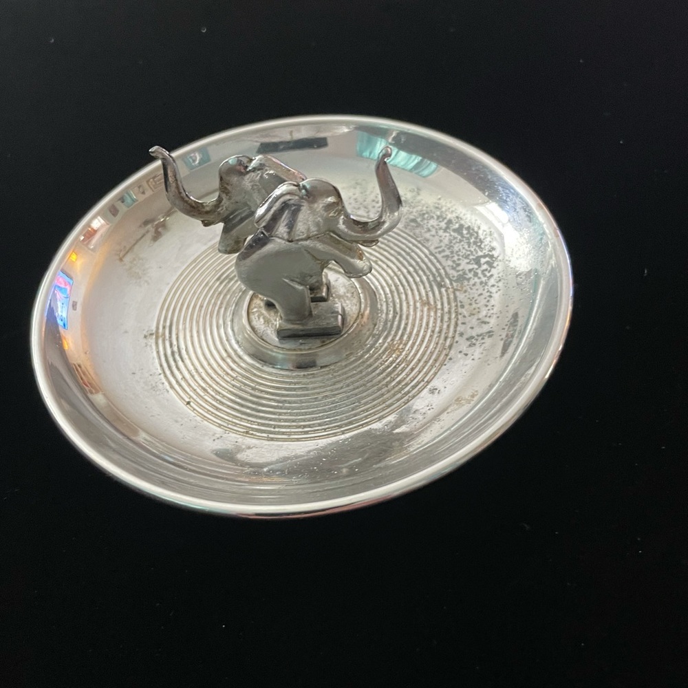 Antique 50’s elephant ashtray. Art Deco. Vintage